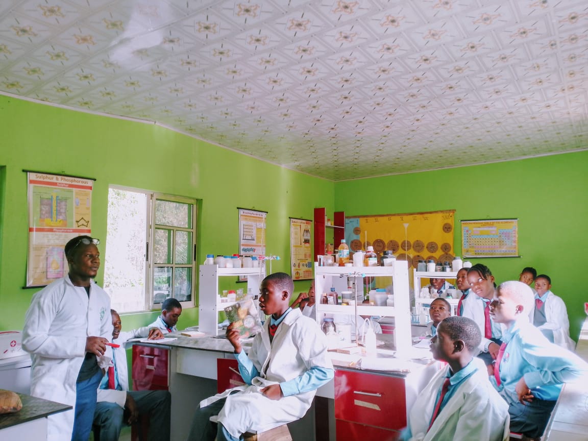 Science class session in laboratory